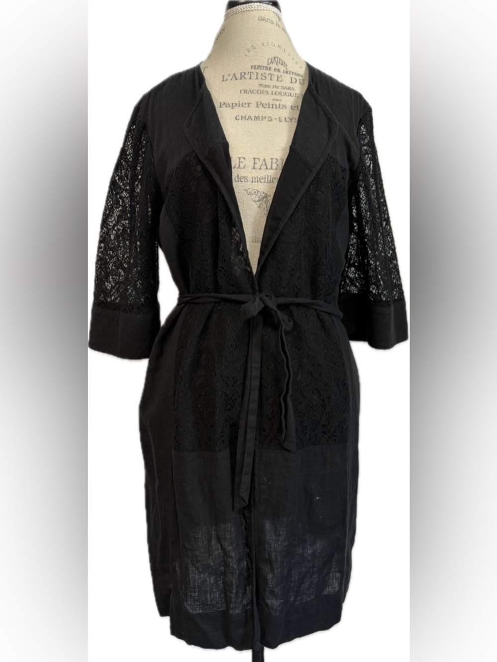 Elegant Black Lace Robe